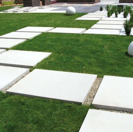 DIY: Jak samodzielnie ułożyć ścieżkę w ogrodzie?